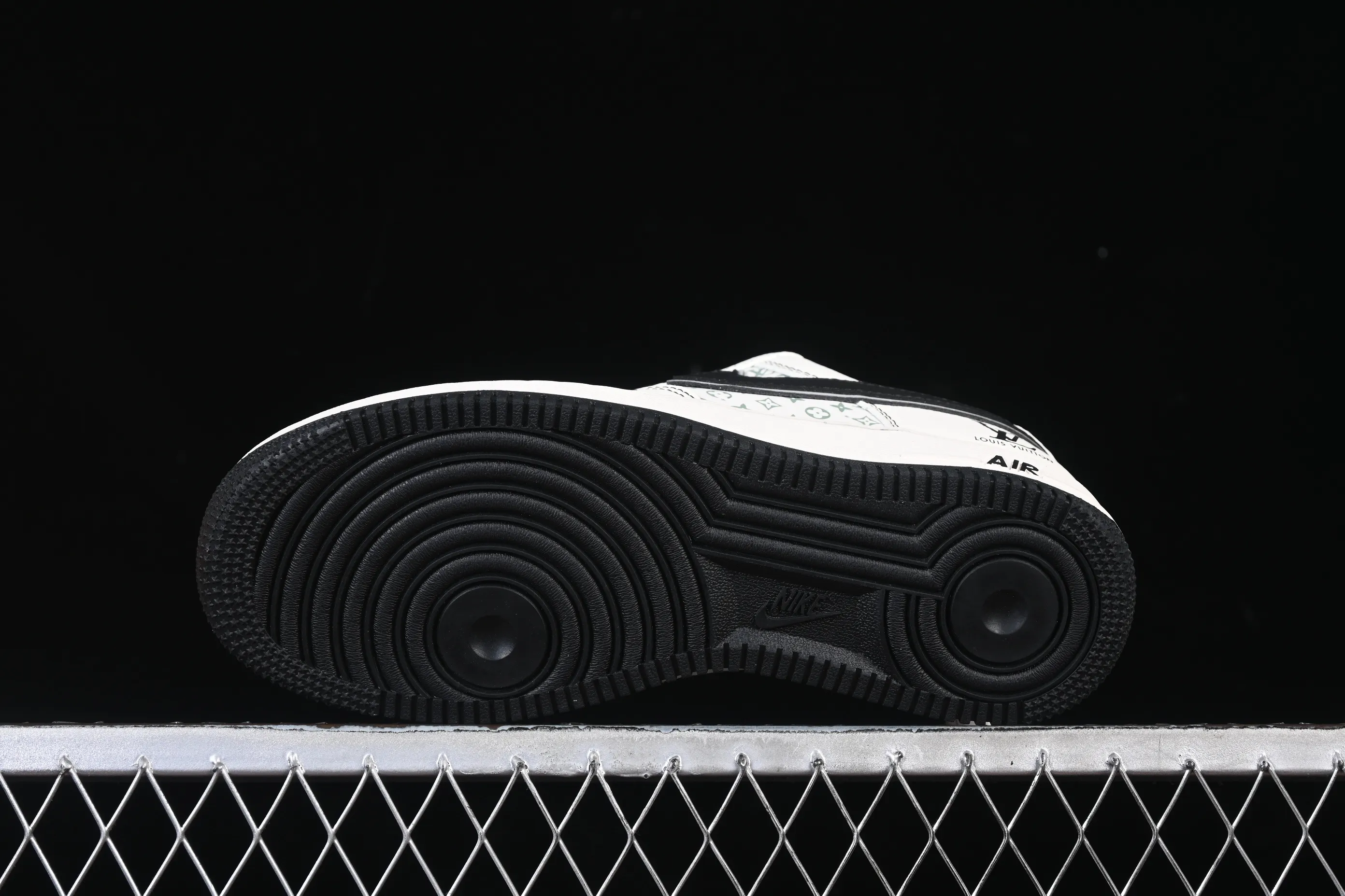 All Categories Nk Air Force 1 Air Force Series Nk Air Force 1 Low Air Force Low Nike Air Force 1'07 Low LV Co-branded Printed Beige and Black Hook Air Force One Low-top Casual Shoes HH7518-080